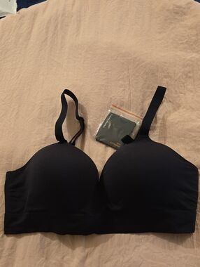 Underoutfit Infinite Support Bra in Black
